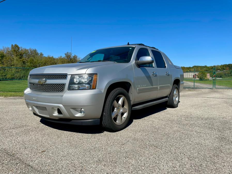 Used Chevrolet Avalanche 2WD Crew Cab LS 2011 | Dayton Work Trucks. Dayton, Ohio