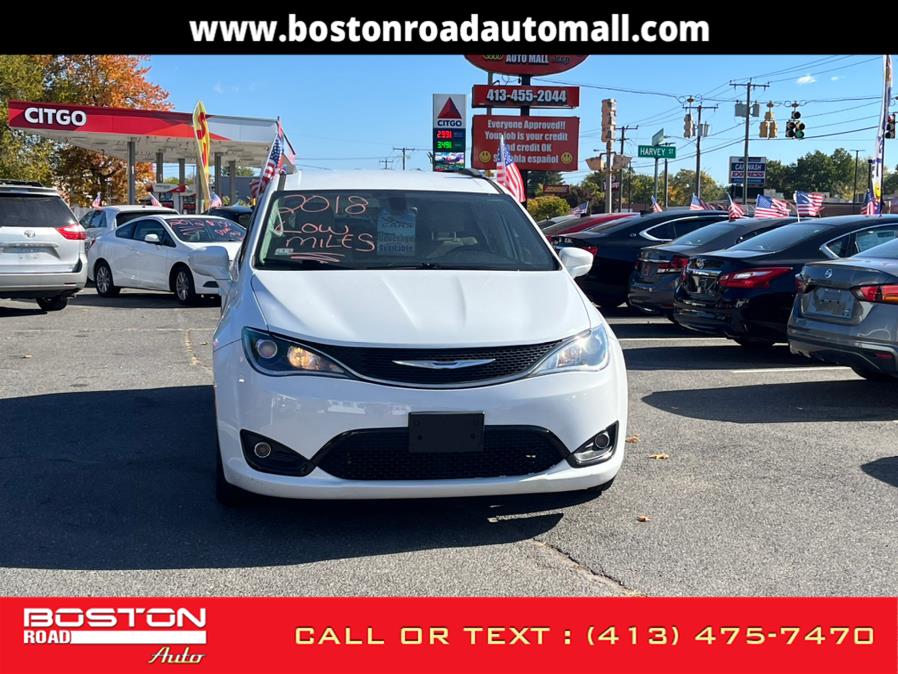 Used 2018 Chrysler Pacifica in Springfield, Massachusetts | Boston Road Auto. Springfield, Massachusetts