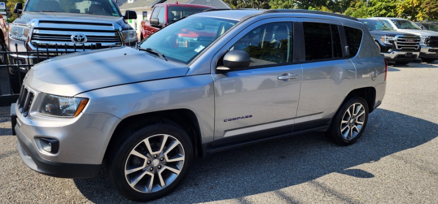 Used 2017 Jeep Compass in Huntington Station, New York | Huntington Auto Mall. Huntington Station, New York