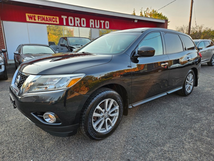 Used 2015 Nissan Pathfinder in East Windsor, Connecticut | Toro Auto. East Windsor, Connecticut