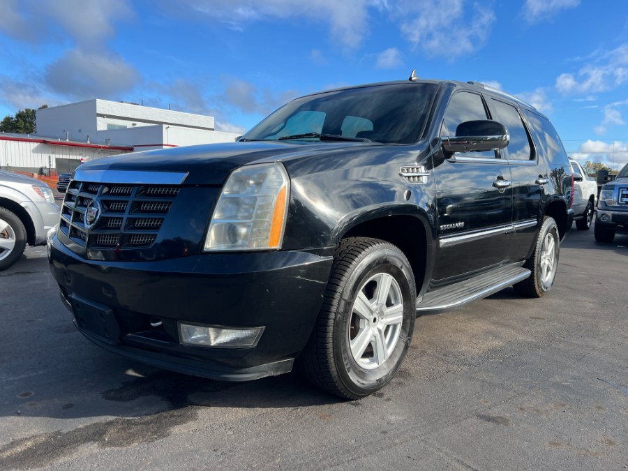 Used 2012 Cadillac Escalade in Ortonville, Michigan | Marsh Auto Sales LLC. Ortonville, Michigan