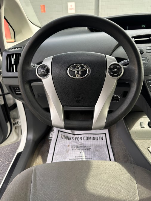 2011 Toyota Prius II photo 12