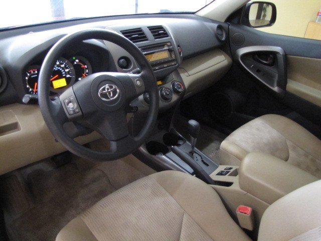 2012 Toyota RAV4 Base photo 4