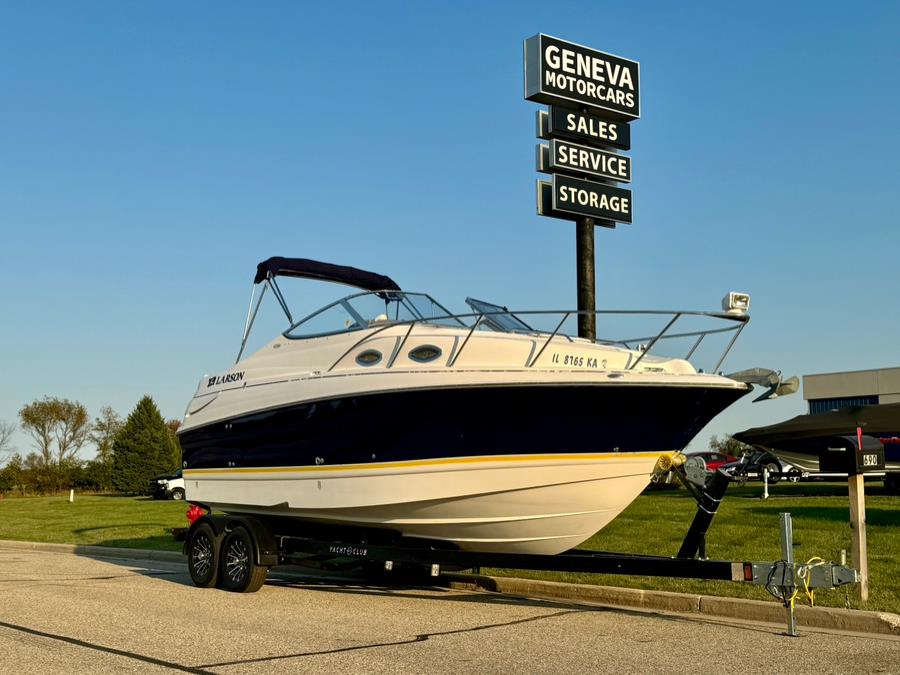 Used 2006 Larson 240 in Darien, Wisconsin | Geneva Motor Cars. Darien, Wisconsin