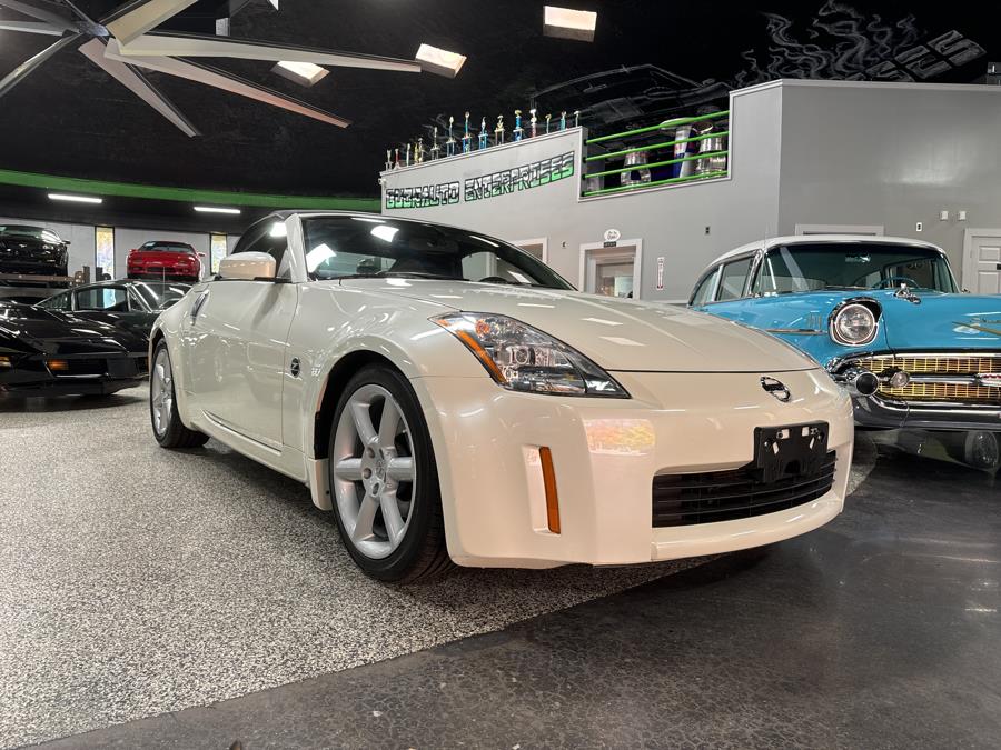 Used 2005 Nissan 350Z in Oxford, Connecticut | Buonauto Enterprises. Oxford, Connecticut