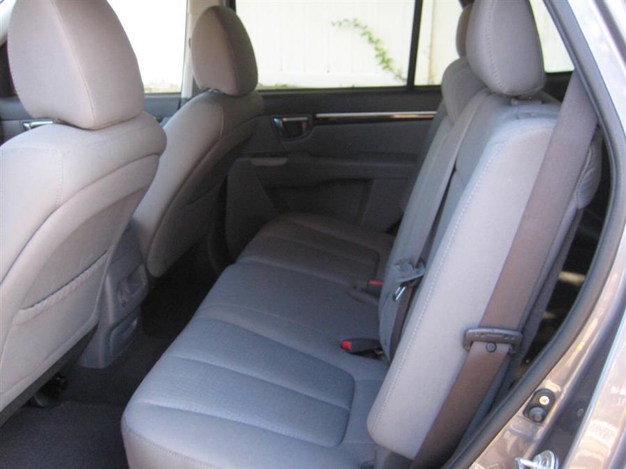 2010 Hyundai Santa Fe GLS 4dr SUV, available for sale in Massapequa, New York | Rite Choice Auto Inc.. Massapequa, New York 2010 Hyundai Santa Fe GLS 4dr SUV, available for sale in Massapequa, New York | Rite Choice Auto Inc.. Massapequa, New York