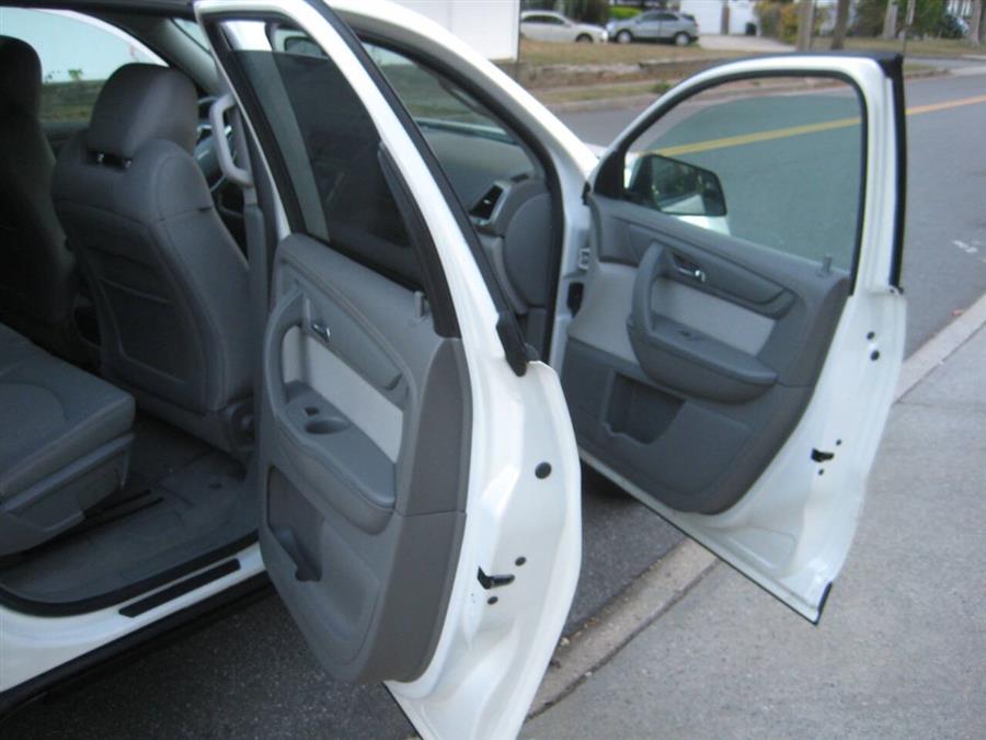 2014 GMC Acadia SLE 1 AWD 4dr SUV, available for sale in Massapequa, New York | Rite Choice Auto Inc.. Massapequa, New York 2014 GMC Acadia SLE 1 AWD 4dr SUV, available for sale in Massapequa, New York | Rite Choice Auto Inc.. Massapequa, New York