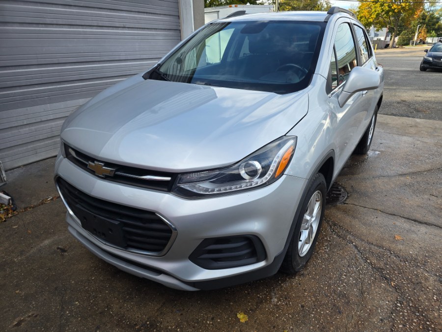 Used 2018 Chevrolet Trax in Patchogue, New York | Romaxx Truxx. Patchogue, New York