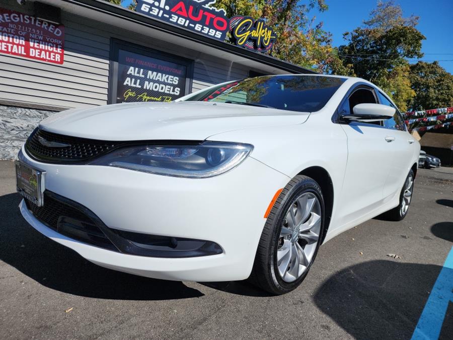 Used 2015 Chrysler 200 in Islip, New York | L.I. Auto Gallery. Islip, New York