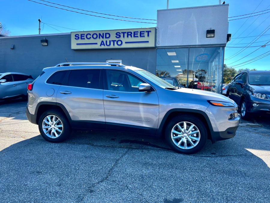 Used 2015 Jeep Cherokee in Manchester, New Hampshire | Second Street Auto Sales Inc. Manchester, New Hampshire