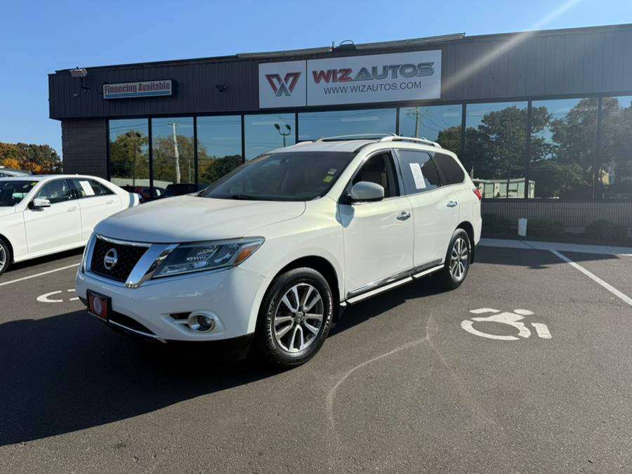 Used 2013 Nissan Pathfinder in Stratford, Connecticut | Wiz Leasing Inc. Stratford, Connecticut