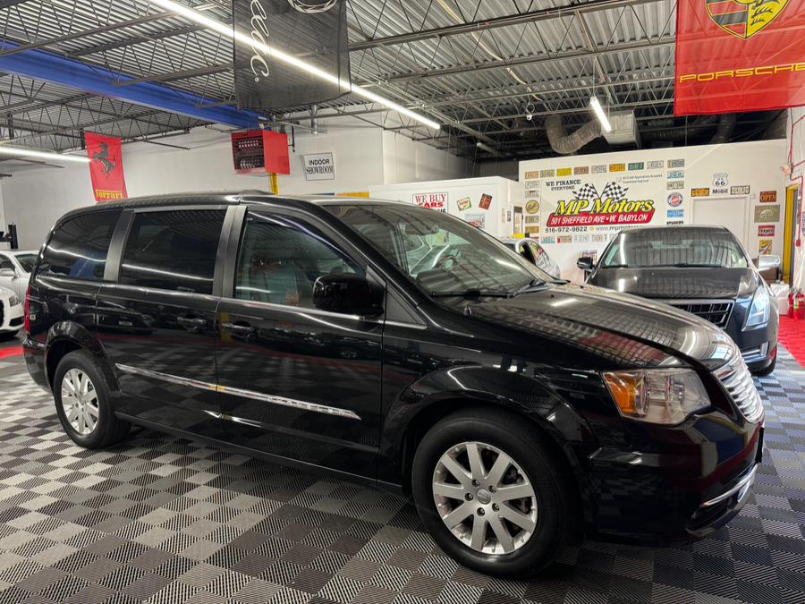 Used 2016 Chrysler Town & Country in West Babylon , New York | MP Motors Inc. West Babylon , New York