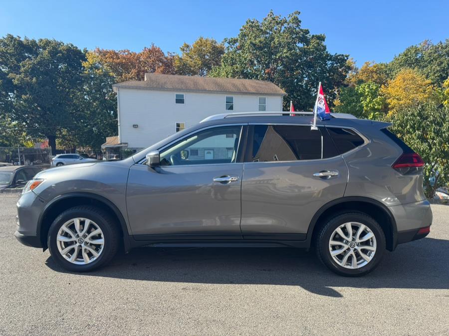 2019 Nissan Rogue SV photo 3