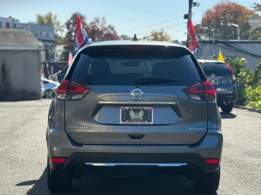 2019 Nissan Rogue SV photo 5