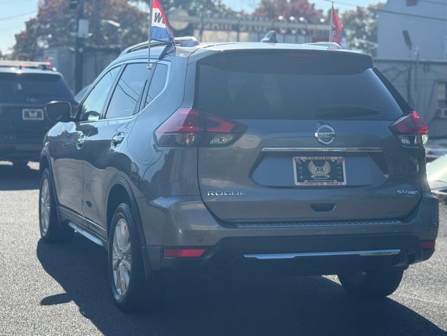 2019 Nissan Rogue SV photo 4