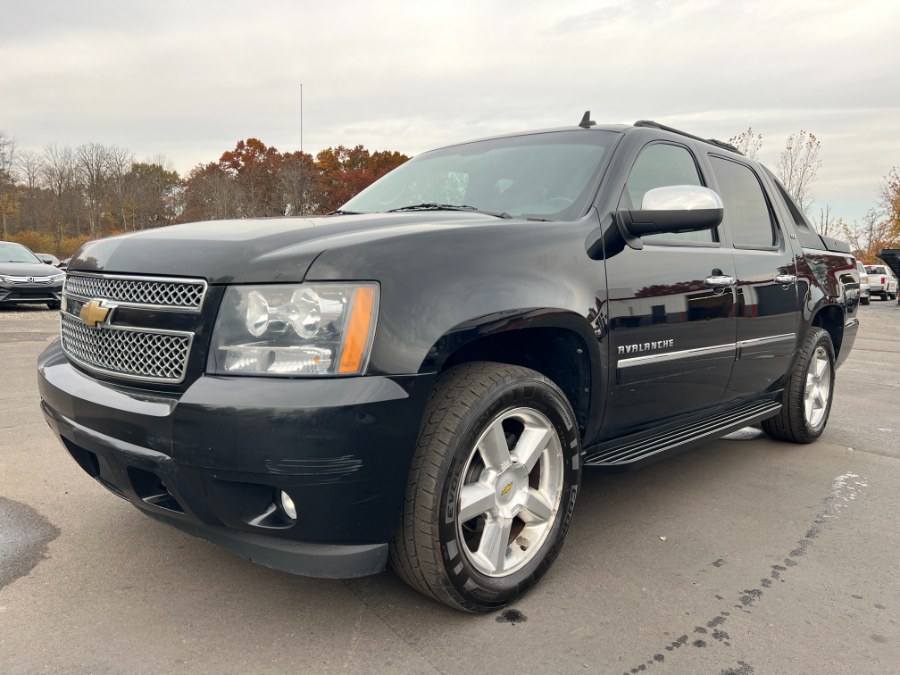 Used 2011 Chevrolet Avalanche in Ortonville, Michigan | Marsh Auto Sales LLC. Ortonville, Michigan