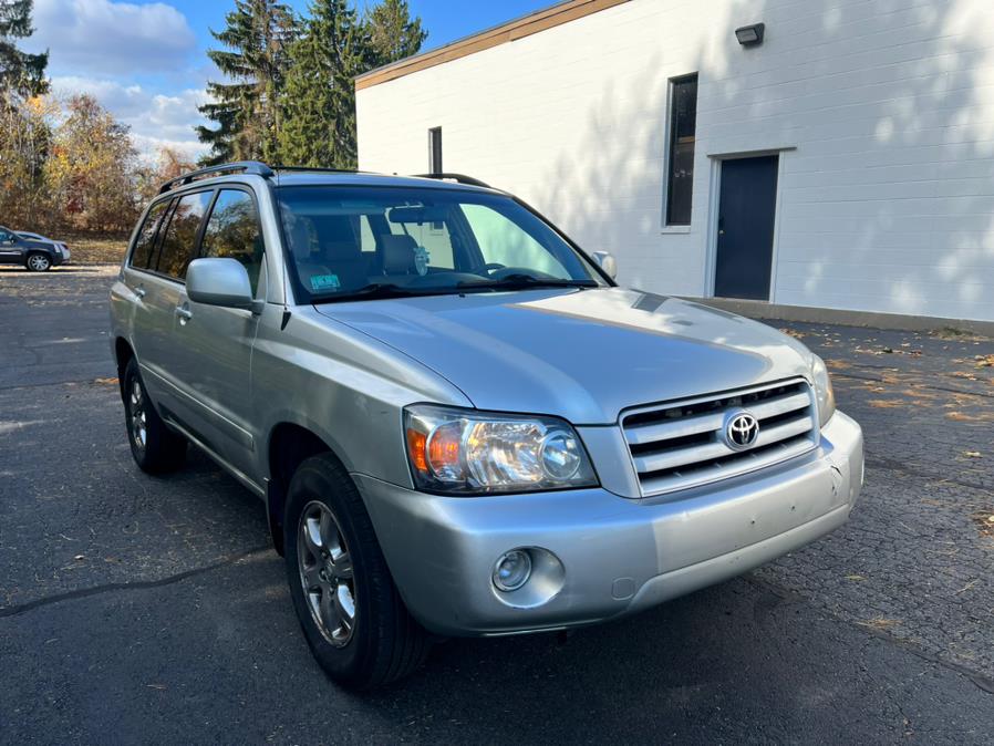 2004 Toyota Highlander 4dr V6 w/3rd Row, available for sale in East Windsor, Connecticut | STS Automotive. East Windsor, Connecticut 2004 Toyota Highlander 4dr V6 w/3rd Row, available for sale in East Windsor, Connecticut | STS Automotive. East Windsor, Connecticut