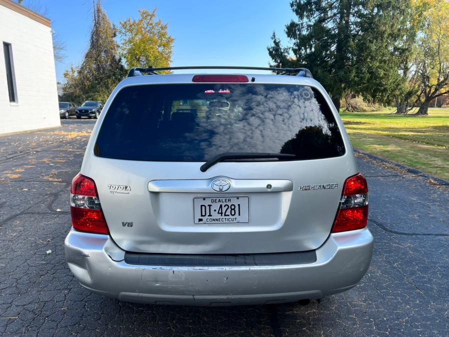 2004 Toyota Highlander 4dr V6 w/3rd Row, available for sale in East Windsor, Connecticut | STS Automotive. East Windsor, Connecticut 2004 Toyota Highlander 4dr V6 w/3rd Row, available for sale in East Windsor, Connecticut | STS Automotive. East Windsor, Connecticut