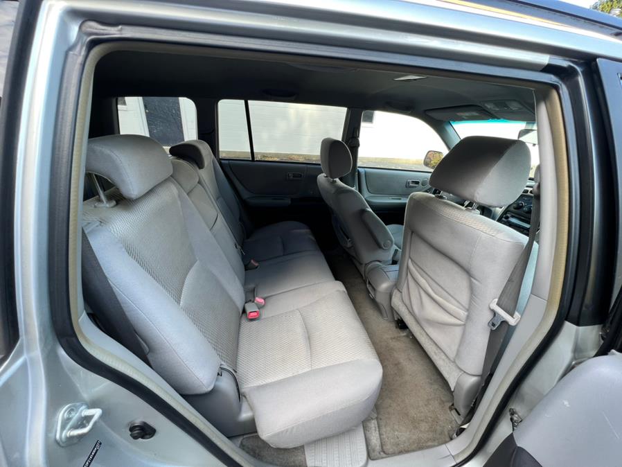 2004 Toyota Highlander 4dr V6 w/3rd Row, available for sale in East Windsor, Connecticut | STS Automotive. East Windsor, Connecticut 2004 Toyota Highlander 4dr V6 w/3rd Row, available for sale in East Windsor, Connecticut | STS Automotive. East Windsor, Connecticut
