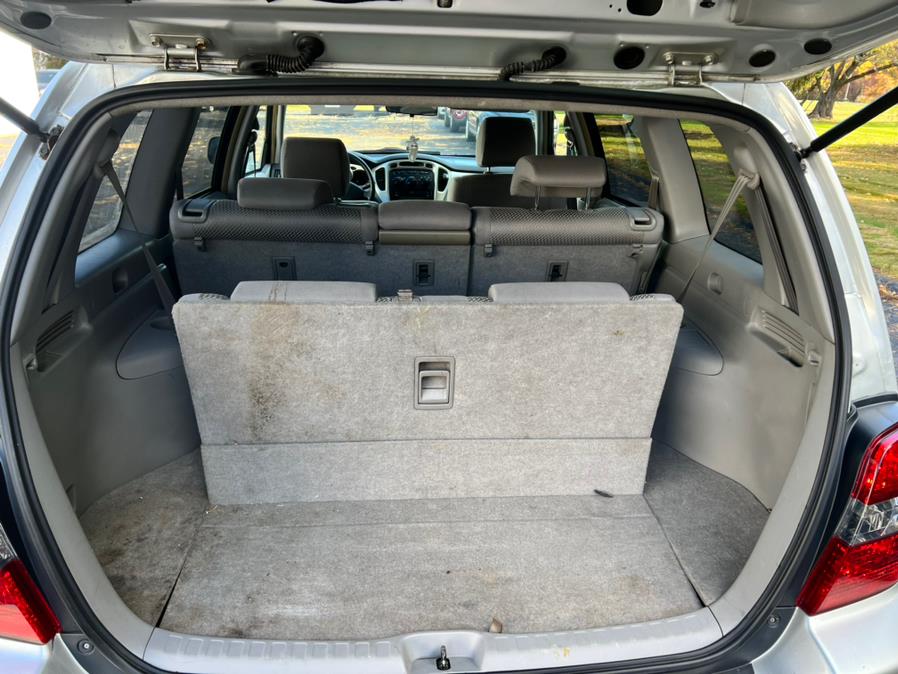 2004 Toyota Highlander 4dr V6 w/3rd Row, available for sale in East Windsor, Connecticut | STS Automotive. East Windsor, Connecticut 2004 Toyota Highlander 4dr V6 w/3rd Row, available for sale in East Windsor, Connecticut | STS Automotive. East Windsor, Connecticut