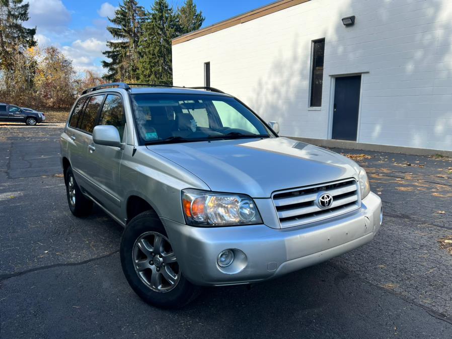 2004 Toyota Highlander 4dr V6 w/3rd Row, available for sale in East Windsor, Connecticut | STS Automotive. East Windsor, Connecticut 2004 Toyota Highlander 4dr V6 w/3rd Row, available for sale in East Windsor, Connecticut | STS Automotive. East Windsor, Connecticut