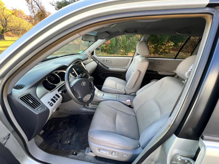 2004 Toyota Highlander 4dr V6 w/3rd Row, available for sale in East Windsor, Connecticut | STS Automotive. East Windsor, Connecticut 2004 Toyota Highlander 4dr V6 w/3rd Row, available for sale in East Windsor, Connecticut | STS Automotive. East Windsor, Connecticut