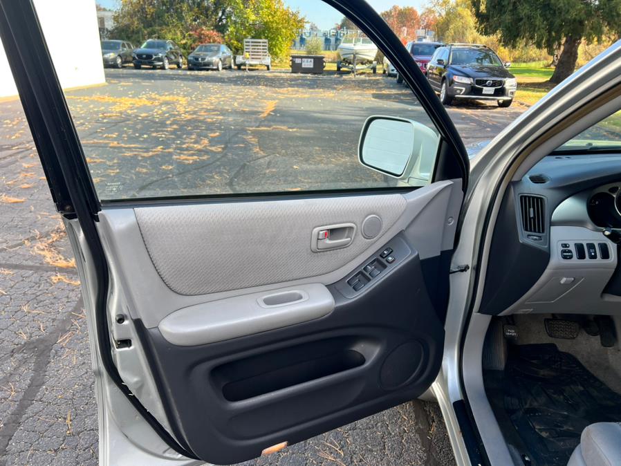 2004 Toyota Highlander 4dr V6 w/3rd Row, available for sale in East Windsor, Connecticut | STS Automotive. East Windsor, Connecticut 2004 Toyota Highlander 4dr V6 w/3rd Row, available for sale in East Windsor, Connecticut | STS Automotive. East Windsor, Connecticut