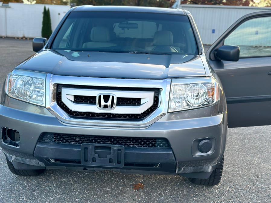 Used 2011 Honda Pilot in Springfield, Massachusetts | Auto Globe LLC. Springfield, Massachusetts