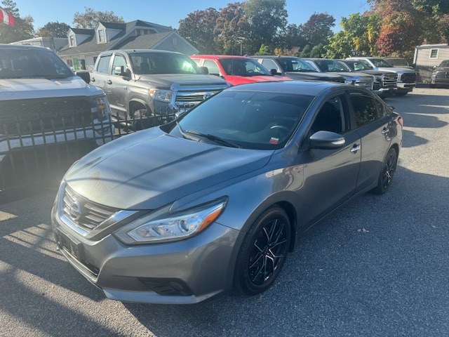 Used 2016 Nissan Altima in Huntington Station, New York | Huntington Auto Mall. Huntington Station, New York