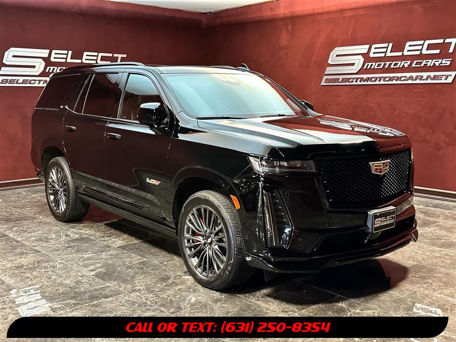 Used 2023 Cadillac Escalade in Deer Park, New York | Select Motor Cars. Deer Park, New York