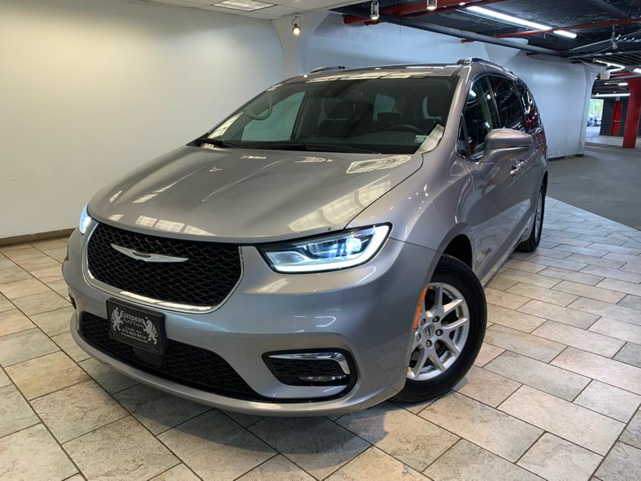 Used 2021 Chrysler Pacifica in Lodi, New Jersey | European Auto Expo. Lodi, New Jersey