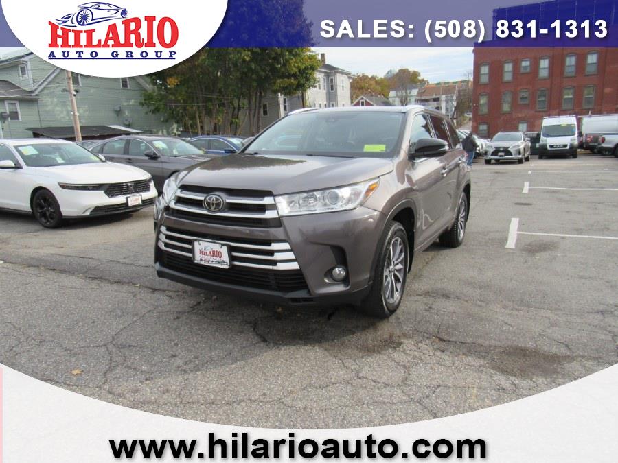 Used 2017 Toyota Highlander in Worcester, Massachusetts | Hilario's Auto Sales Inc.. Worcester, Massachusetts