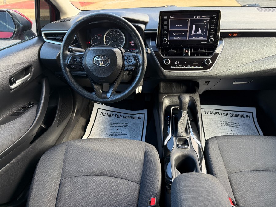 2021 Toyota Corolla LE photo 10