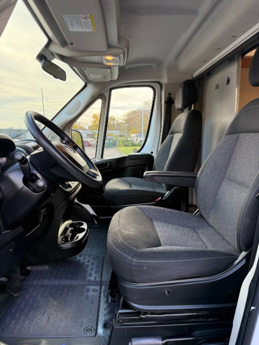 2018 RAM ProMaster Cutaway Base photo 8