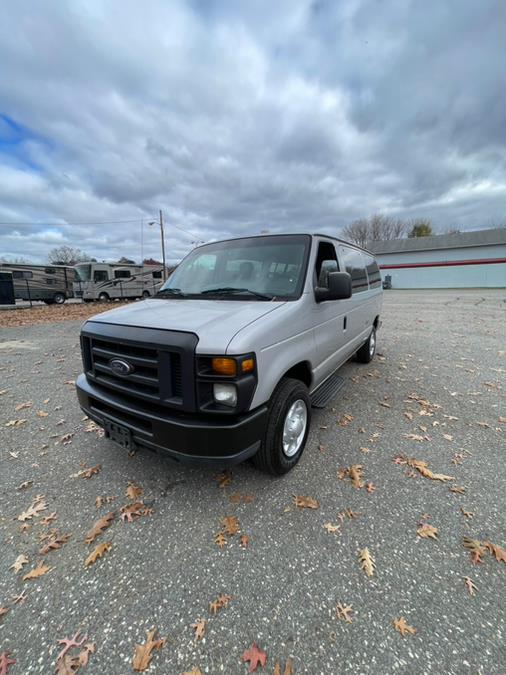 Used 2013 Ford Econoline 10 passengers in Springfield, Massachusetts | Auto Globe LLC. Springfield, Massachusetts