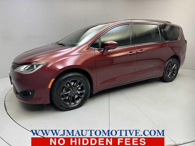 Used 2020 Chrysler Pacifica in Naugatuck, Connecticut | J&M Automotive Sls&Svc LLC. Naugatuck, Connecticut