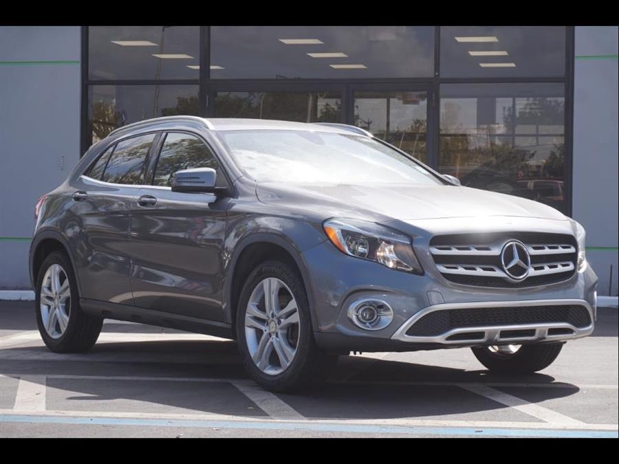 Used 2018 Mercedes-benz Gla in Fort Myers, Florida | Carlux Fort Myers. Fort Myers, Florida