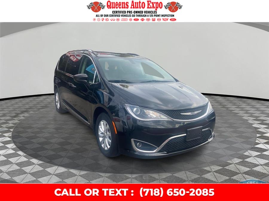 Used 2019 Chrysler Pacifica in Woodside, New York | Queens Auto Expo. Woodside, New York