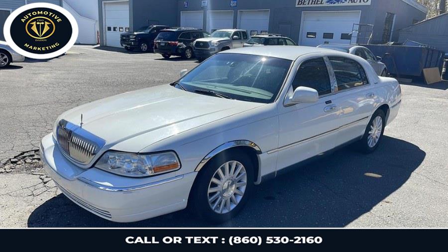 Used 2003 Lincoln Town Car in Online only, Connecticut | CEO DADDY AUTO. Online only, Connecticut