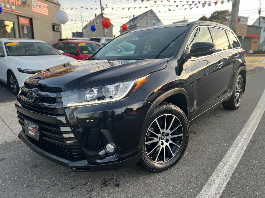 Used 2018 Toyota Highlander in Peabody, Massachusetts | New Star Motors. Peabody, Massachusetts