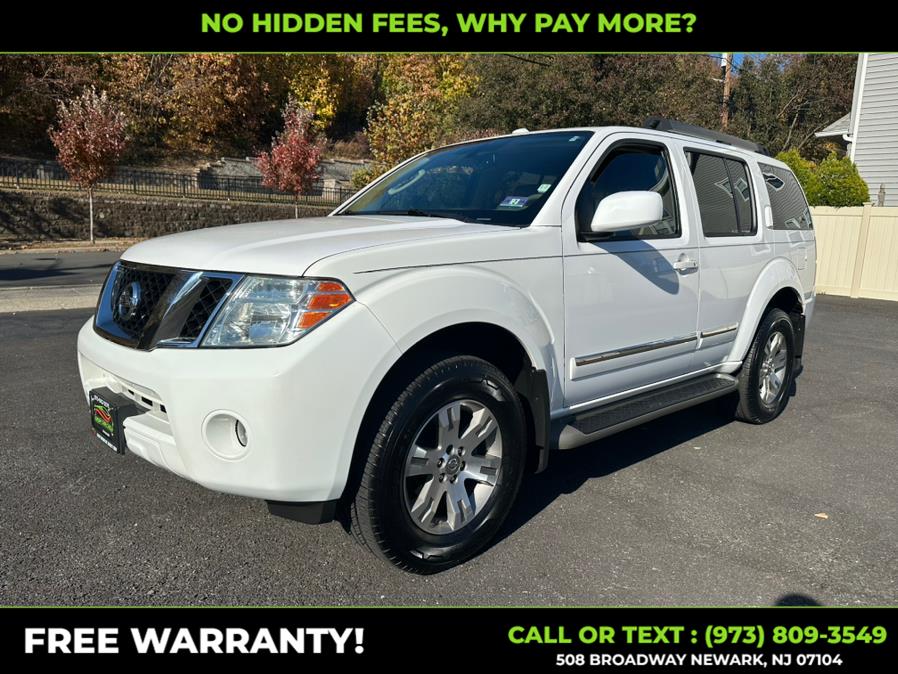 Used Nissan Pathfinder 4WD 4dr V6 Silver 2011 | Easy Credit of Jersey. NEWARK, New Jersey