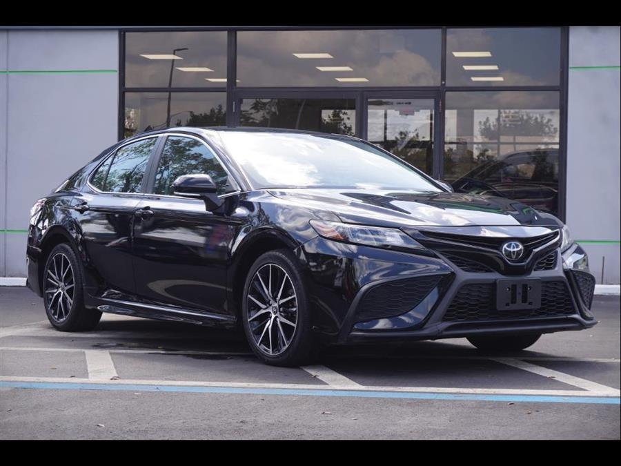 Used 2022 Toyota Camry in Fort Myers, Florida | Carlux Fort Myers. Fort Myers, Florida