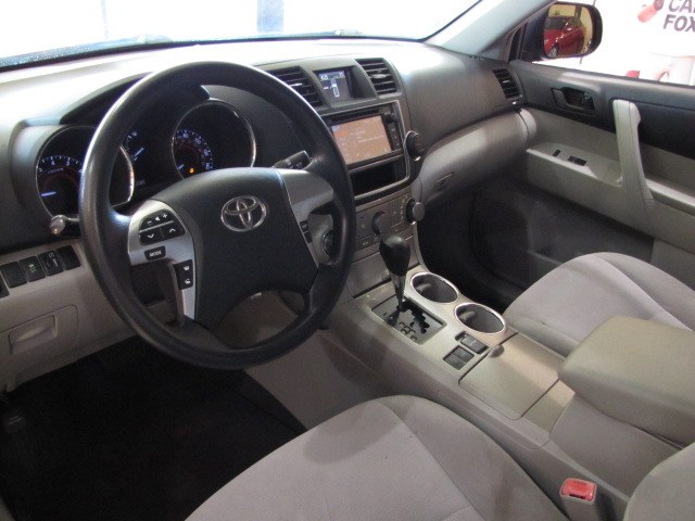 2013 Toyota Highlander null photo 4