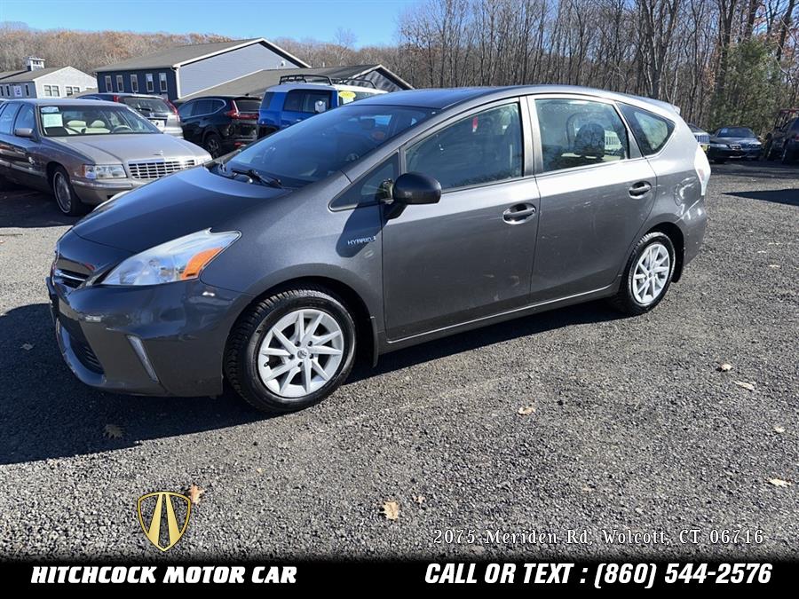 Used 2013 Toyota Prius v in Wolcott, Connecticut | Hitchcock Motor Car. Wolcott, Connecticut