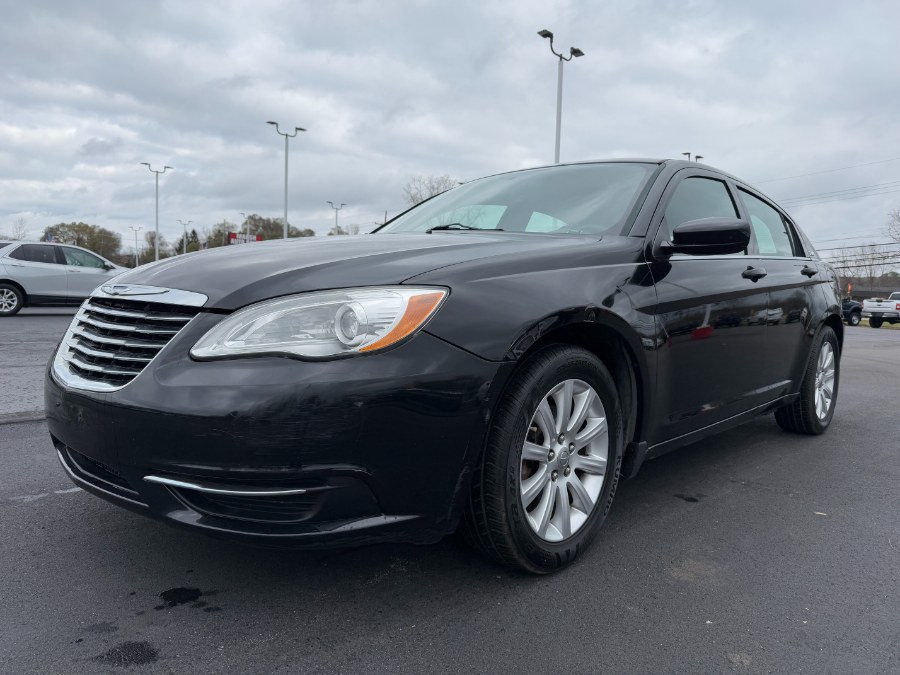 Used 2012 Chrysler 200 in Ortonville, Michigan | Marsh Auto Sales LLC. Ortonville, Michigan