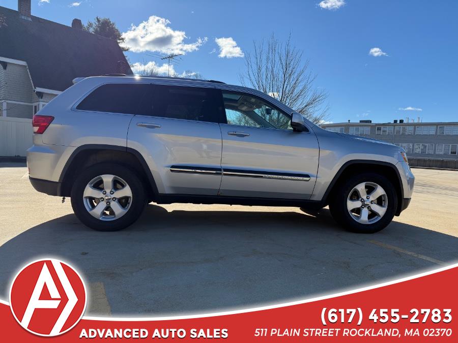 2011 Jeep Grand Cherokee Laredo photo 5