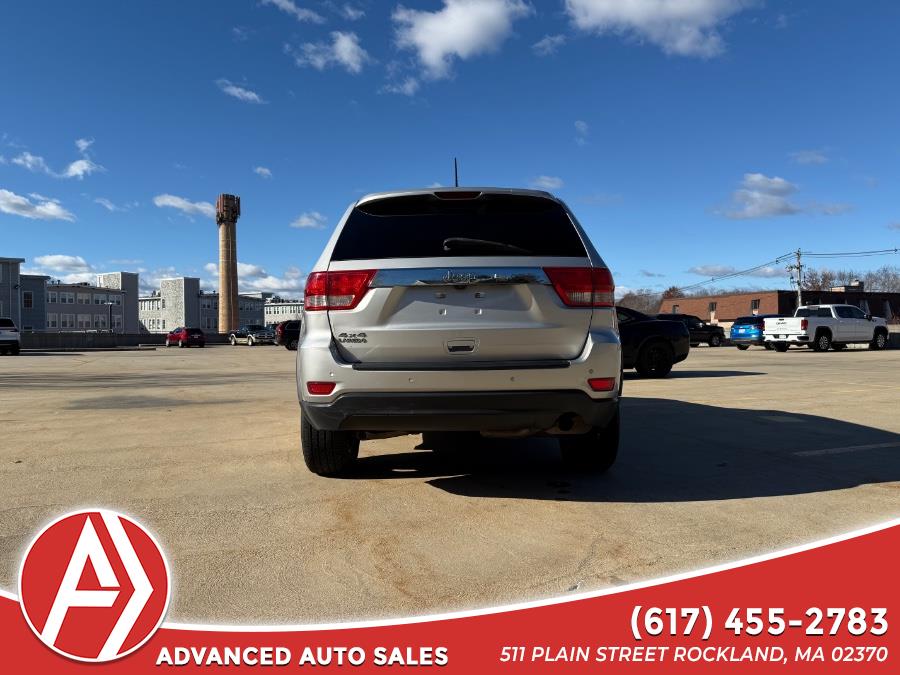 2011 Jeep Grand Cherokee Laredo photo 3