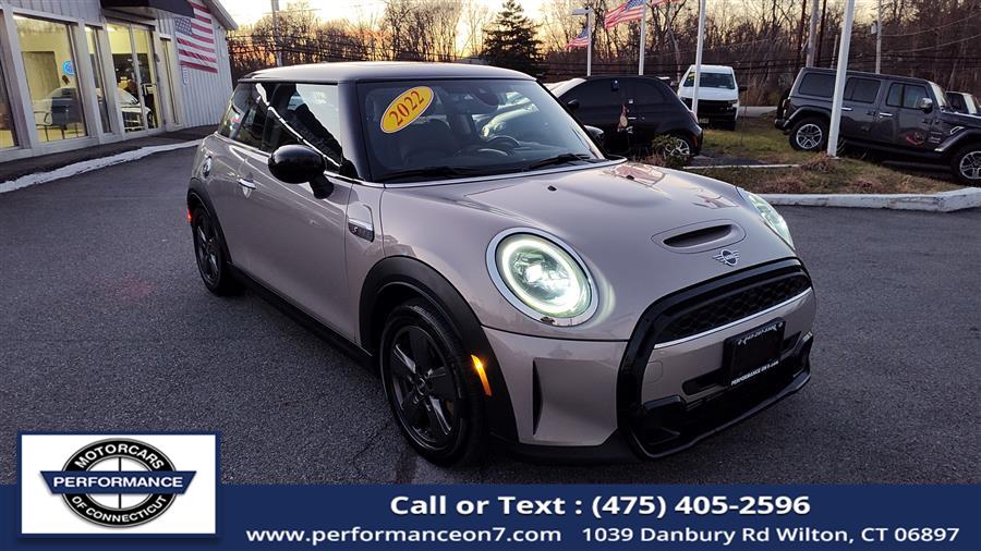 Used 2022 MINI Hardtop 2 Door in Wilton, Connecticut | Performance Motor Cars Of Connecticut LLC. Wilton, Connecticut