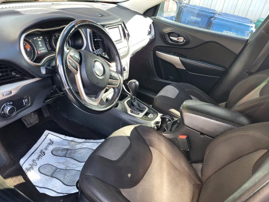 2017 Jeep Cherokee Sport 4x4, available for sale in Wolcott, New York | Auto Hunter CNY. Wolcott, New York 2017 Jeep Cherokee Sport 4x4, available for sale in Wolcott, New York | Auto Hunter CNY. Wolcott, New York