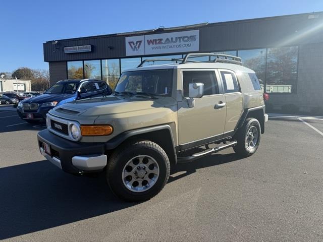 Used 2011 Toyota Fj Cruiser in Stratford, Connecticut | Wiz Leasing Inc. Stratford, Connecticut